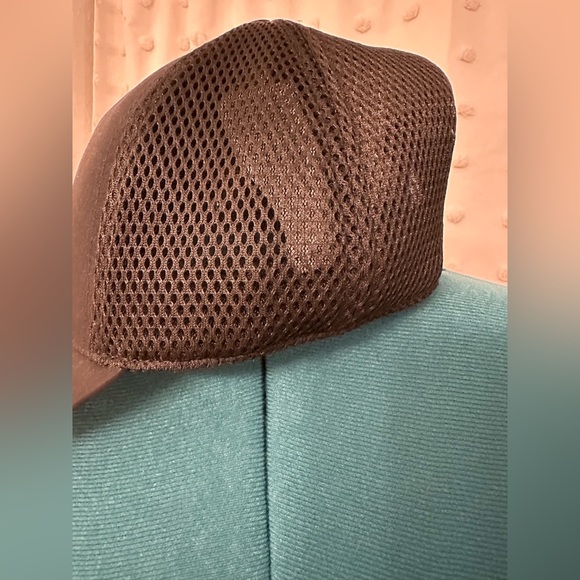 Athleta Black Mesh Cap - Picture 2 of 5